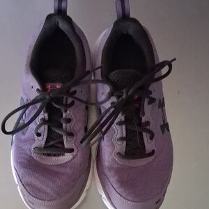 Under Armour Women's Purple Athletic Shoes Size 8 1/2.
